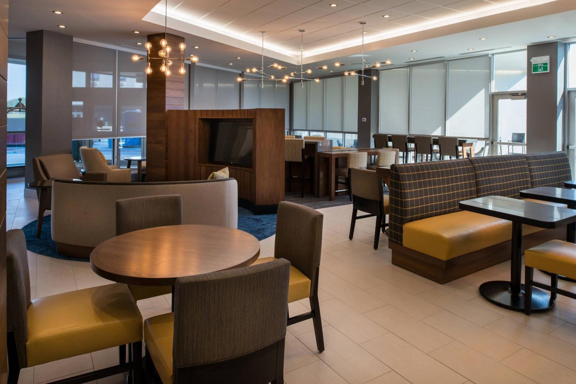 Towneplace Suites By Marriott Saskatoon Buitenkant foto